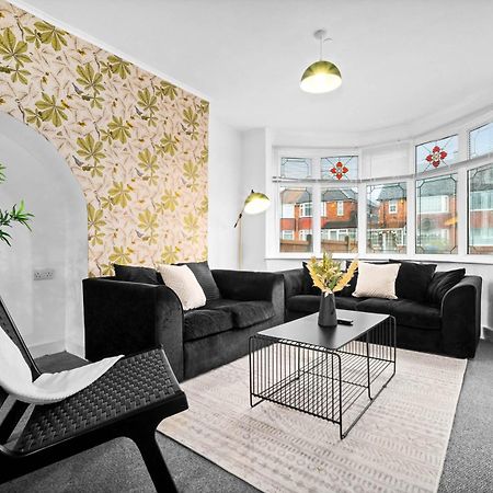 Stylish 3 Bedroom House - Parking - Garden - Great Barr - Netflix - Top Rated -121J 버밍엄 외부 사진