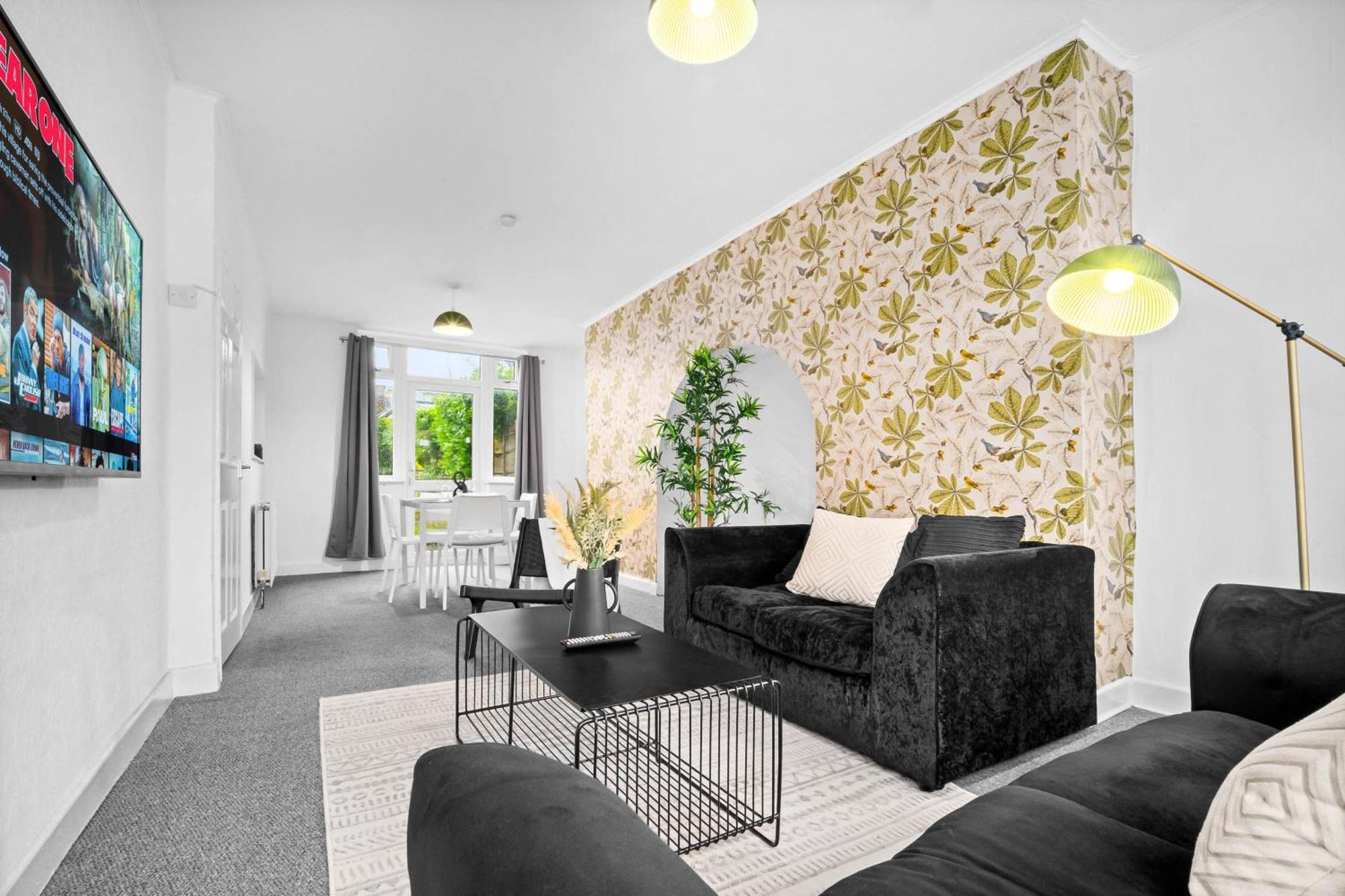 Stylish 3 Bedroom House - Parking - Garden - Great Barr - Netflix - Top Rated -121J 버밍엄 외부 사진